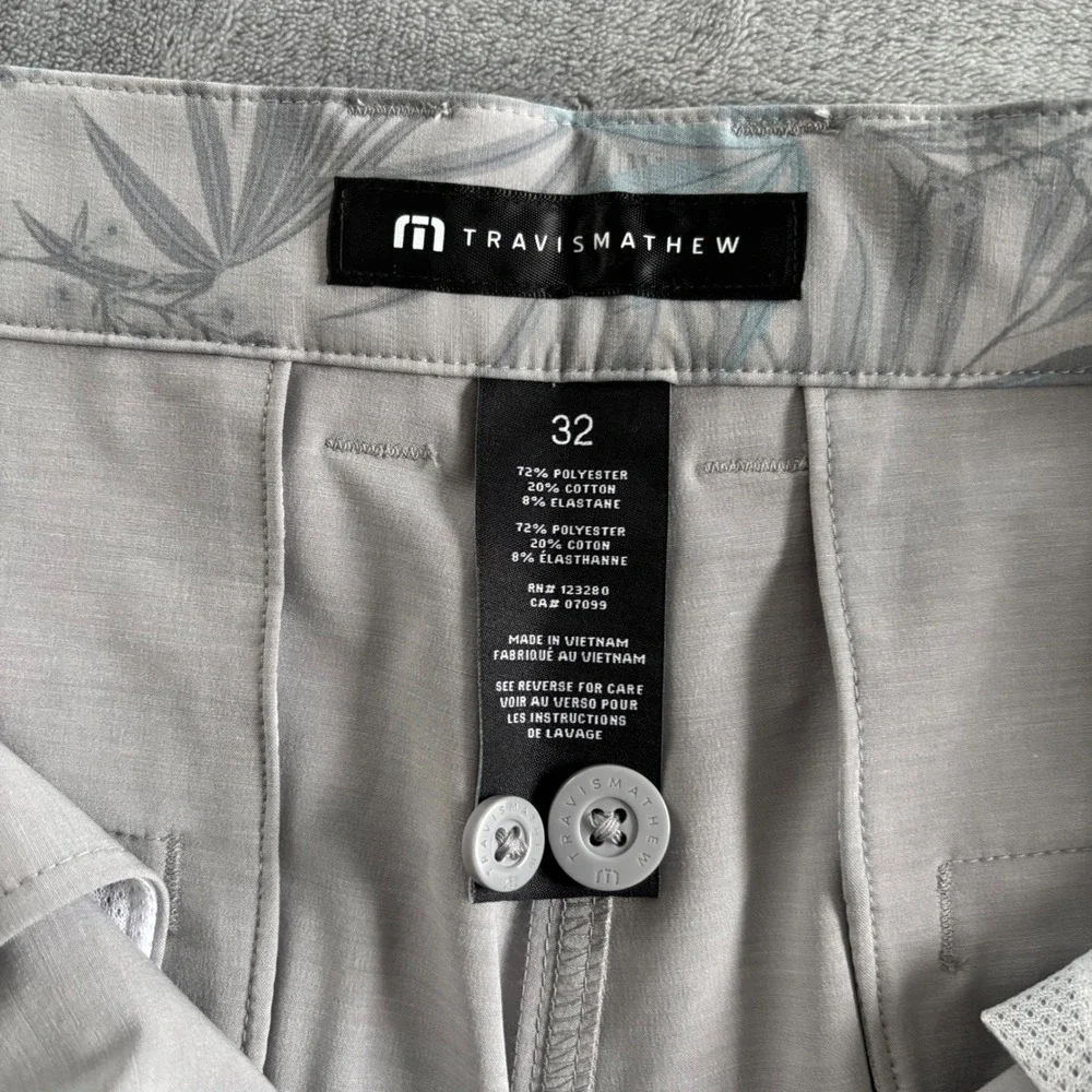 TravisMathew Coastal Canyon Floral Print Golf Shorts, Mens Size 32-34-38, NWT‎
